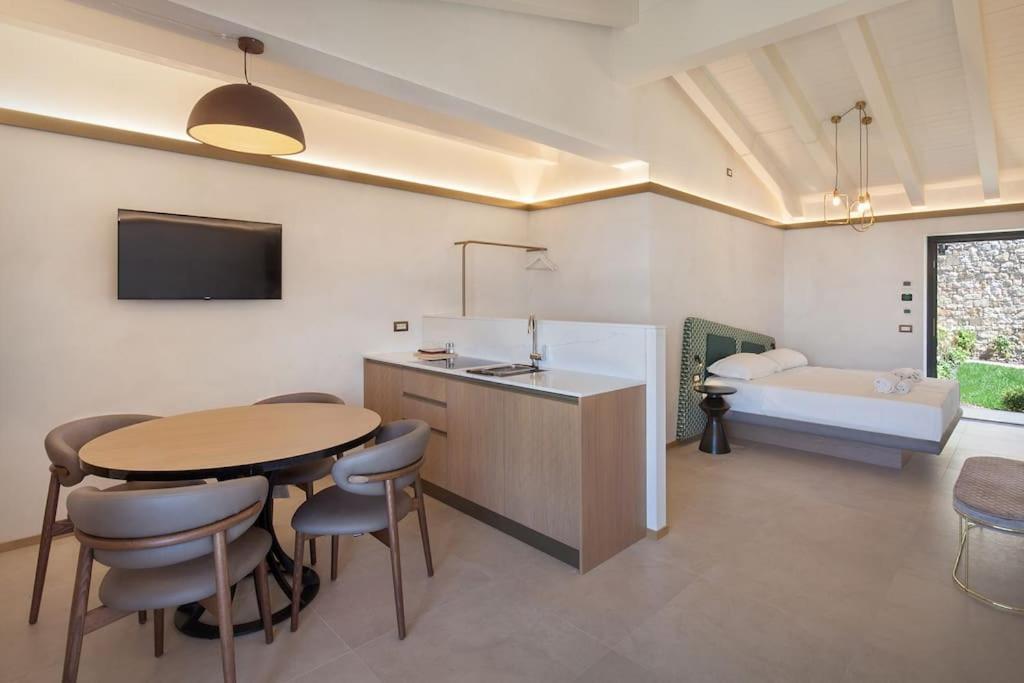 Villa Divina-Apt Armonia-Con Piscina E Vista Lago Castelletto Di Brenzone Exteriér fotografie